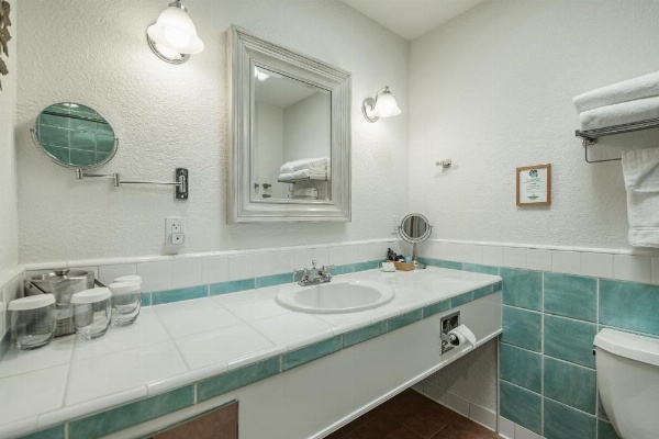 El Pueblo Inn image 71