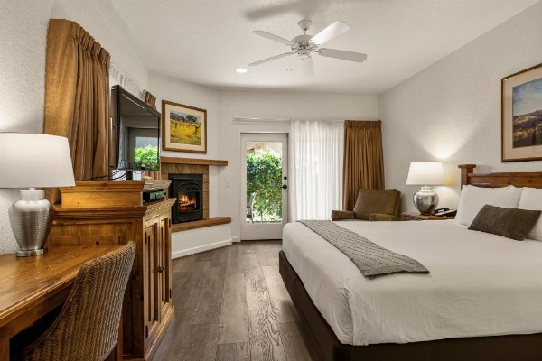 El Pueblo Inn image 77